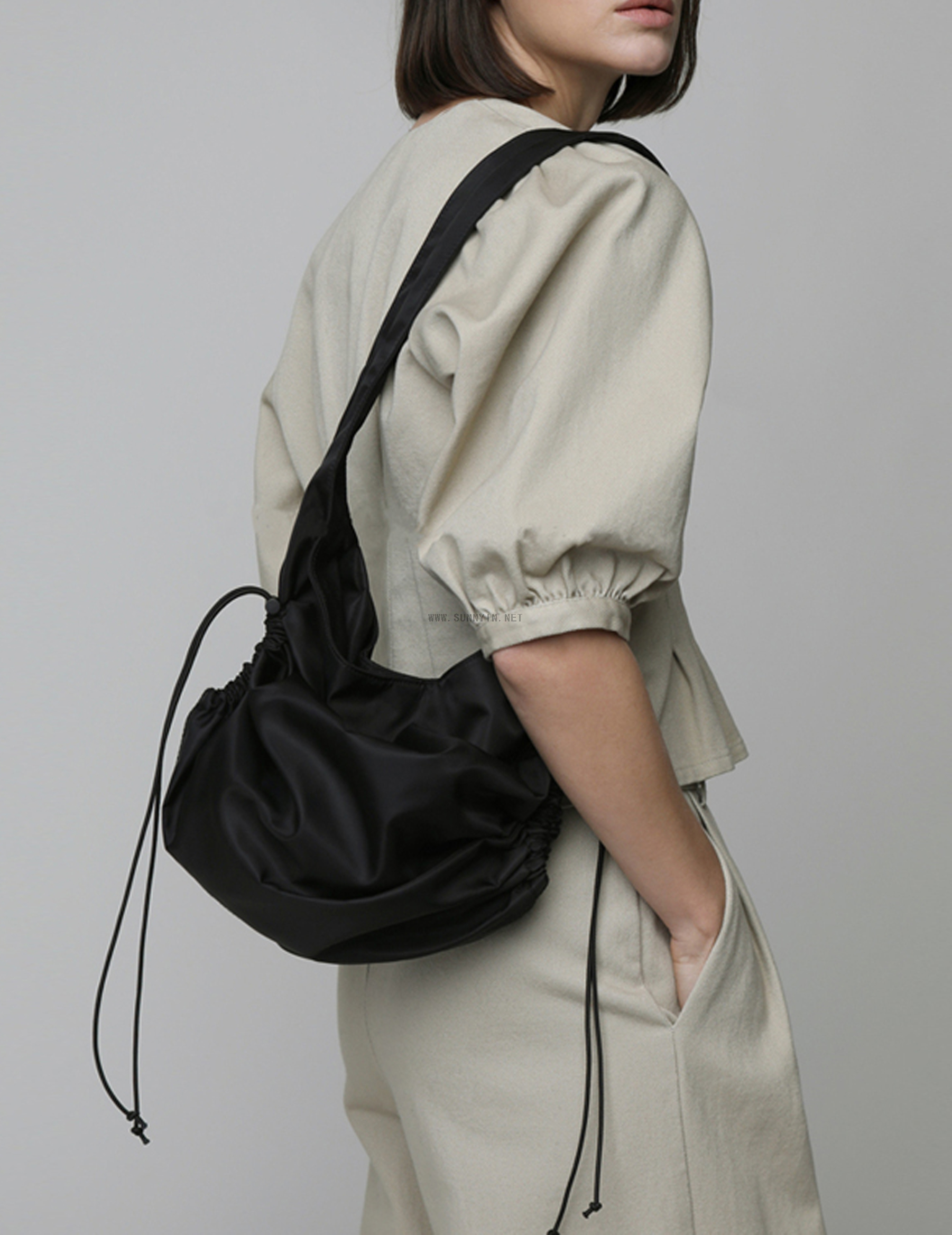 Portable drawstring bag